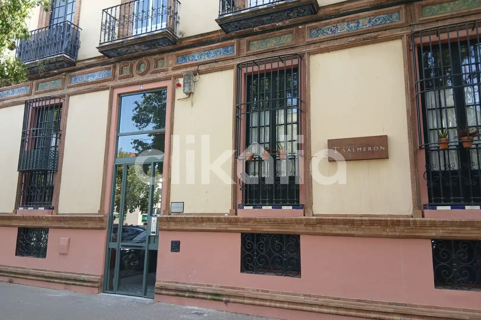 Exterior view of Flat for sale in Sevilla  with Air Conditioner and Terrace