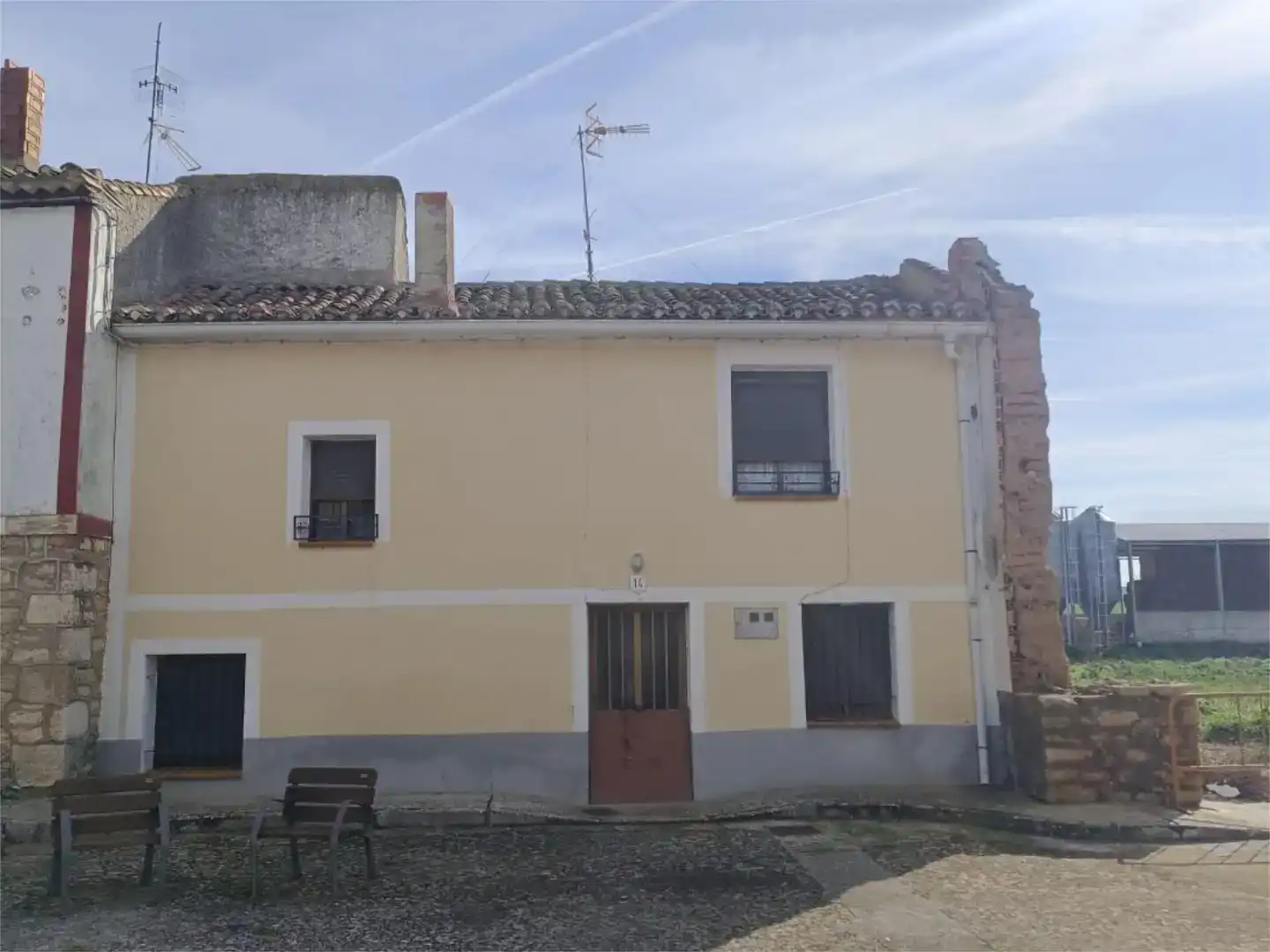 Vista exterior de Casa adosada en venta en Cordovilla la Real, Palencia