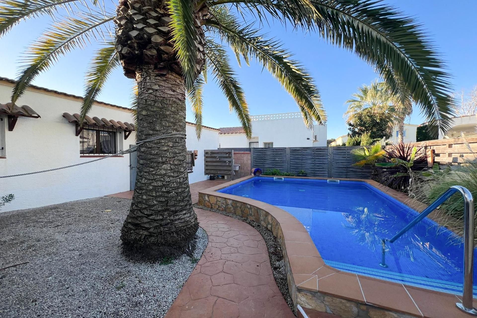 Piscina de Casa o xalet en venda en Deltebre amb Aire condicionat, Jardí privat i Piscina