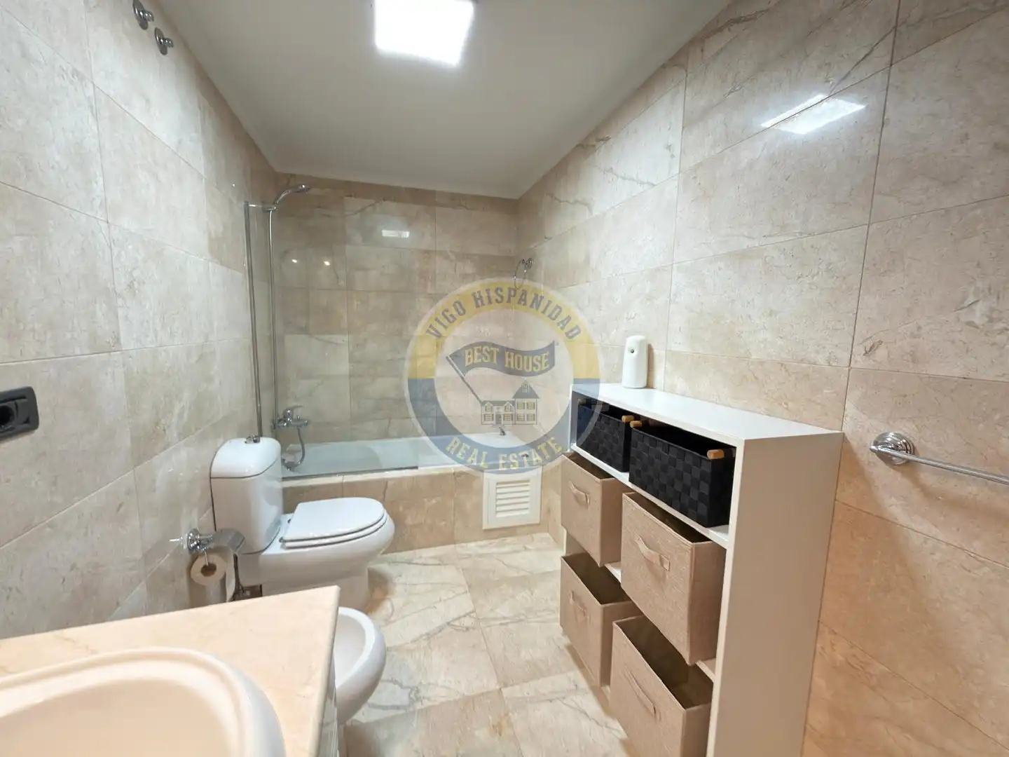 Apartments for rent in Calle ROSALIA DE CASTRO, Centro - Areal