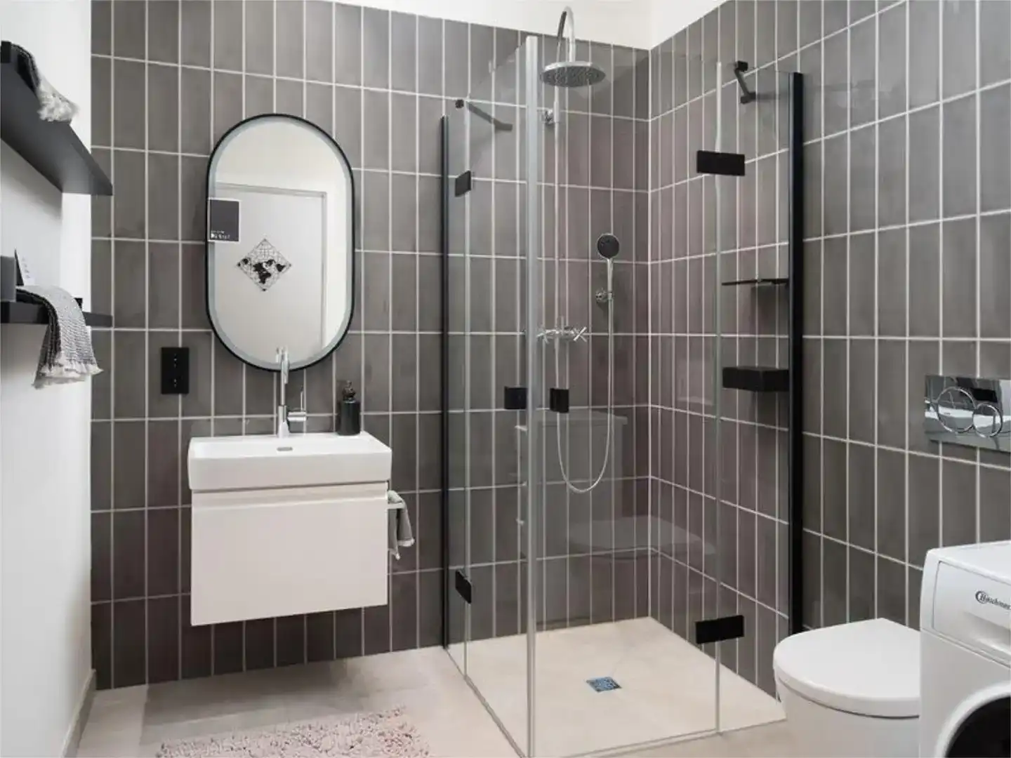 Bany de Apartament de lloguer en Madrid amb Aire condicionat i Moblat