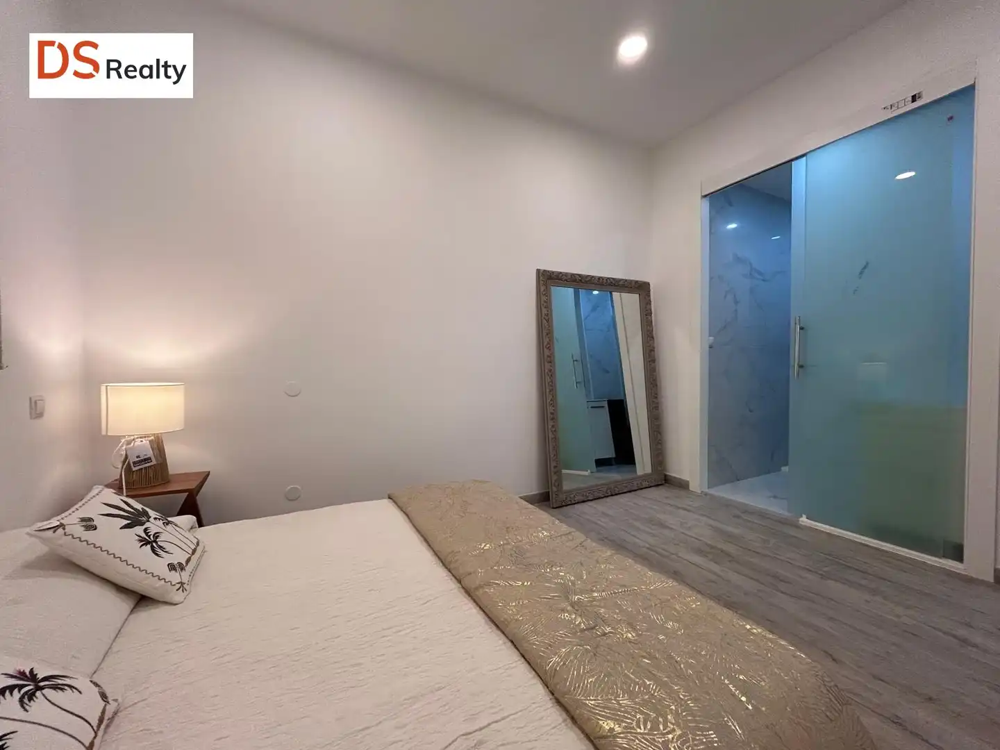 Ground floor with lift for sale in Calle ARTISTAS, imagen 4