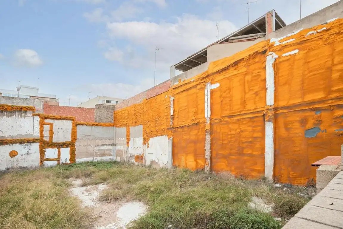 Terreno residenziale in vendita a Carrer de Ferran d'Aragó 44