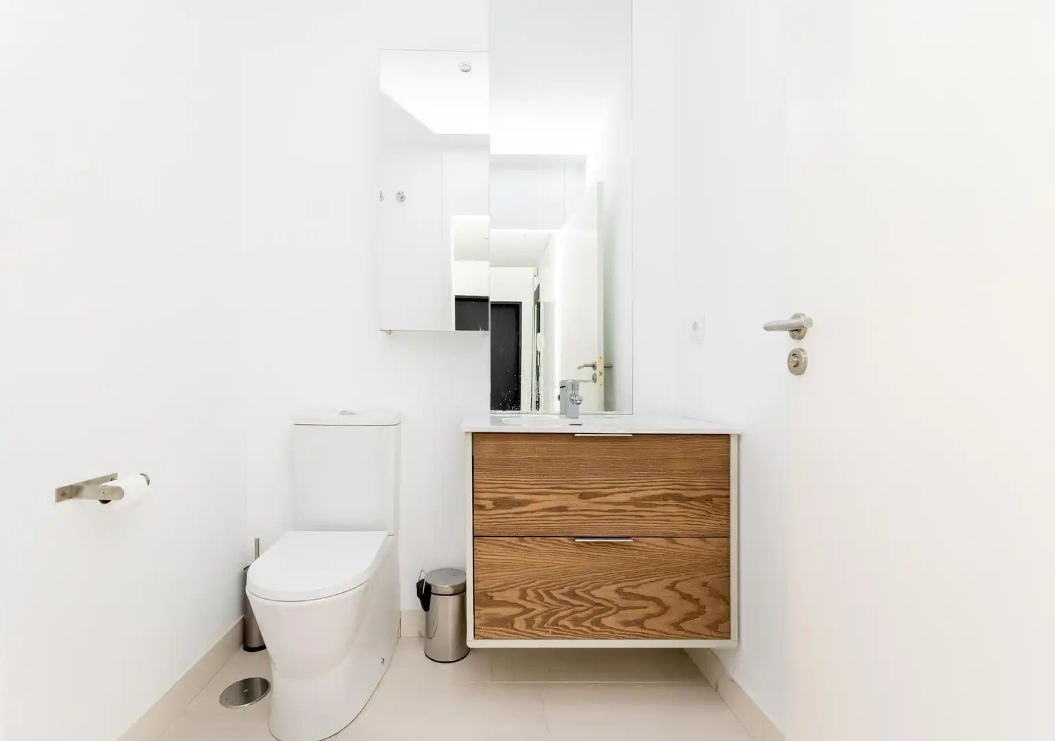 Badezimmer von Einfamilien-Reihenhaus zum Verkauf in Albolote mit Klimaanlage, Heizung und Privatgarten