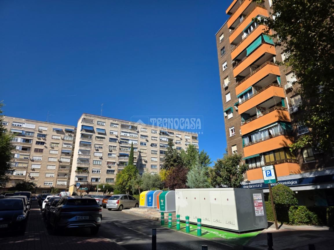 Vista exterior de Pis en venda en Alcorcón amb Aire condicionat i Terrassa