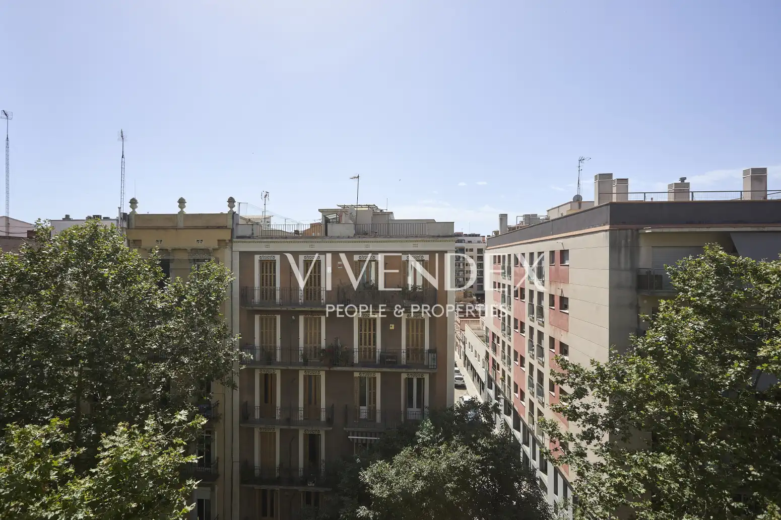 Vista exterior de Ático en venta en Barcelona con Calefacción y Terraza