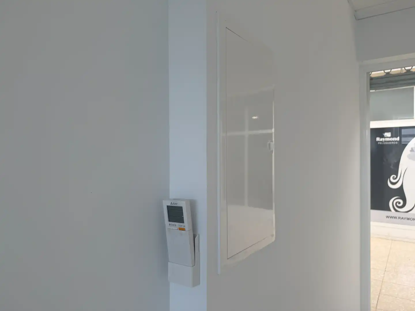 Habitación de Local en venta en Las Rozas de Madrid con Aire acondicionado, Calefacción y Alarma