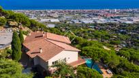 Vista exterior de Casa o xalet en venda en Cabrils amb Aire condicionat, Calefacció i Jardí privat