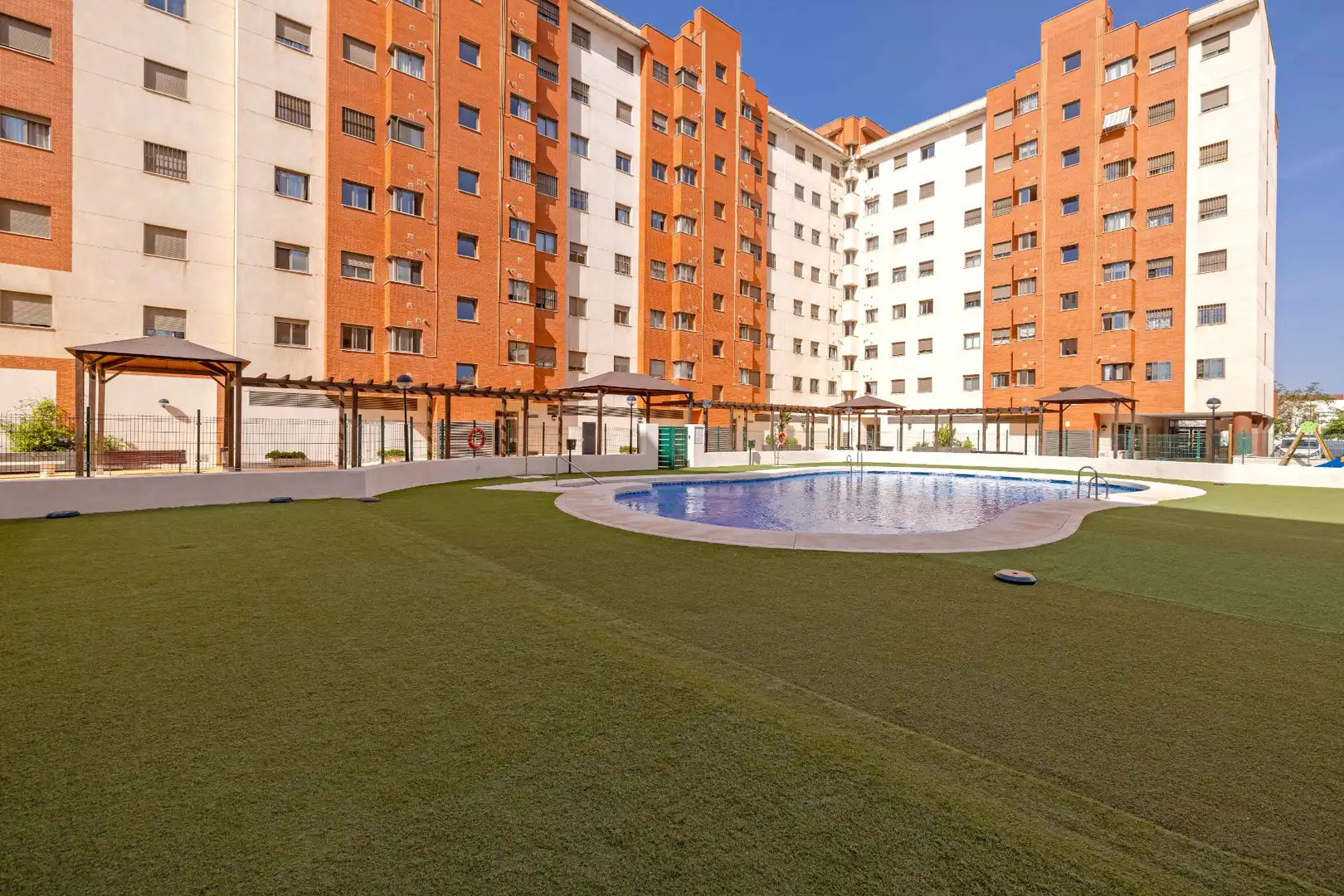 Piscina de Piso en venta en Málaga con Aire acondicionado, Calefacción y Terraza