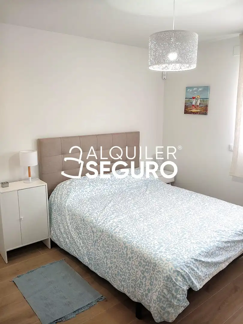 Bedroom of Flat for rent in Valladolid  with Heating, Terrace and Swimming Pool