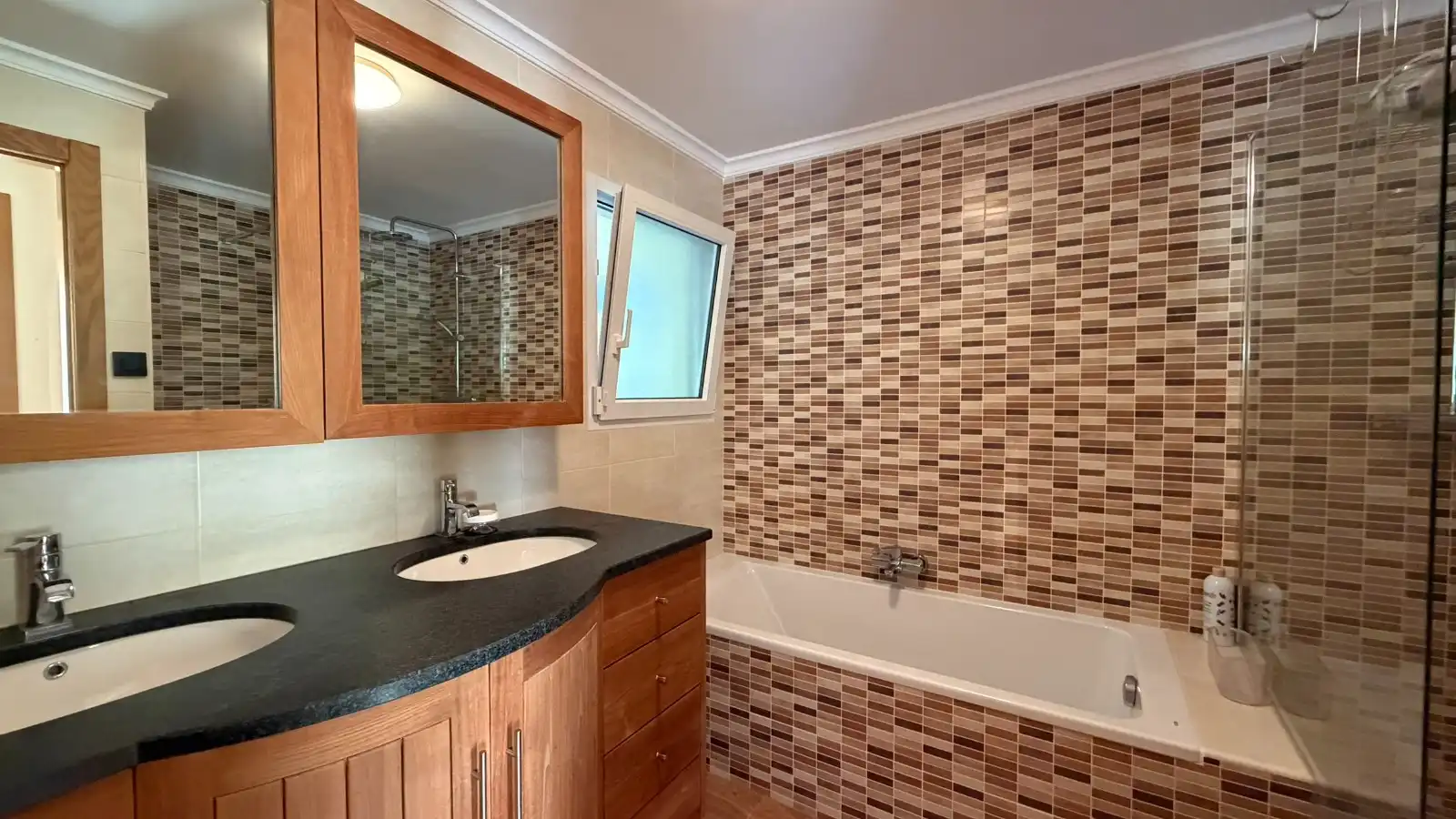 Detached house with pool for sale in Urbanización Ortenbach, imagen 20