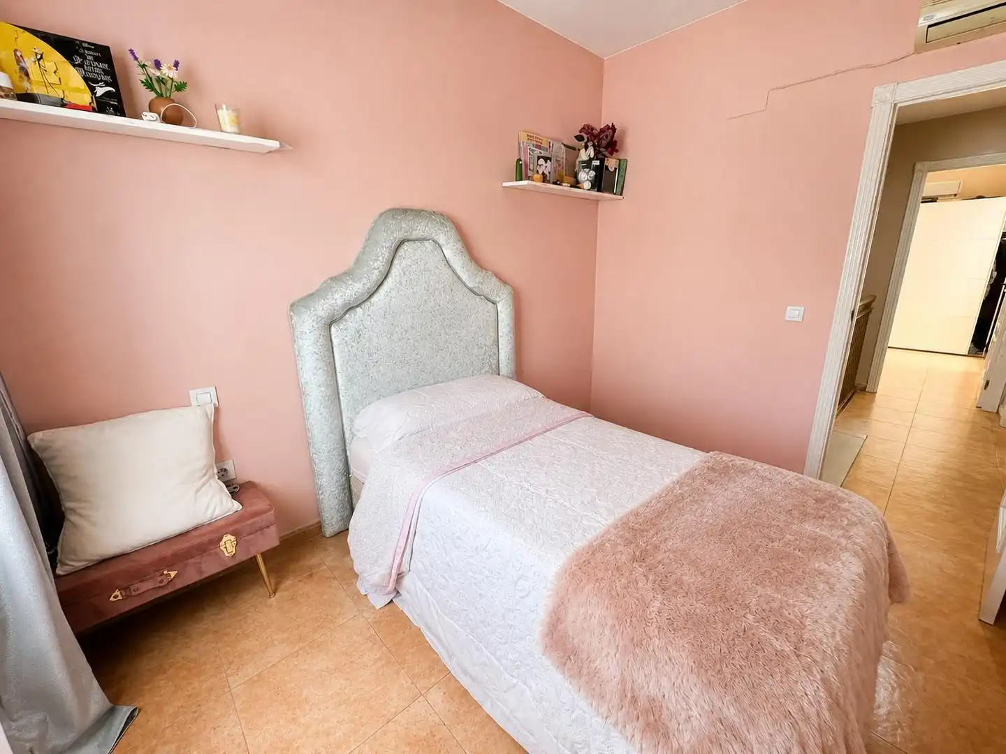 Habitación de Casa adosada en venta en Utrera con Aire acondicionado
