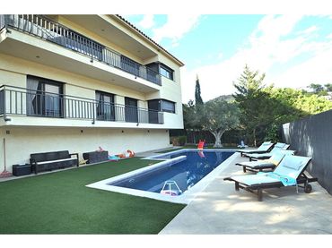 Casa con piscina in vendita a Calle SICILIA 21