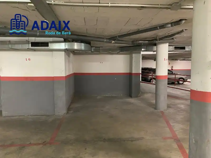 Aparcamiento en venta en Roda de Berà