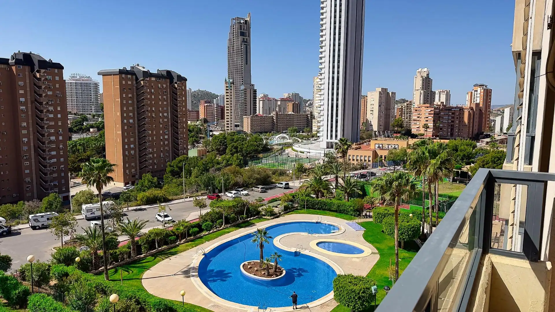 Vista exterior de Pis en venda en Benidorm amb Aire condicionat, Jardí privat i Terrassa