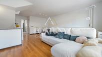 Sala d'estar de Casa adosada en venda en Reus amb Terrassa i Balcó