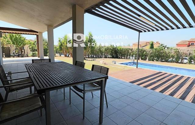 Casa-chalet en Venta en Mig en Peralada