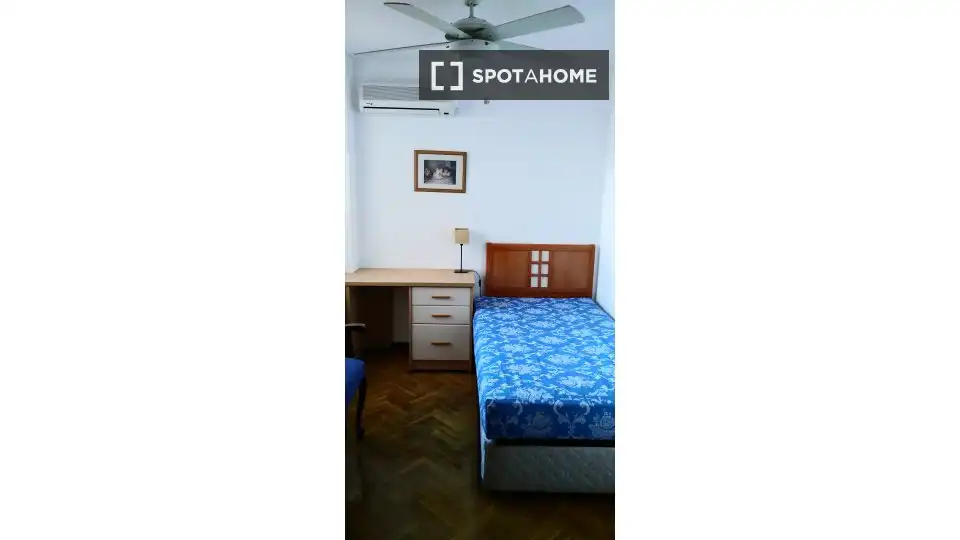 Room in Rosas - Musas