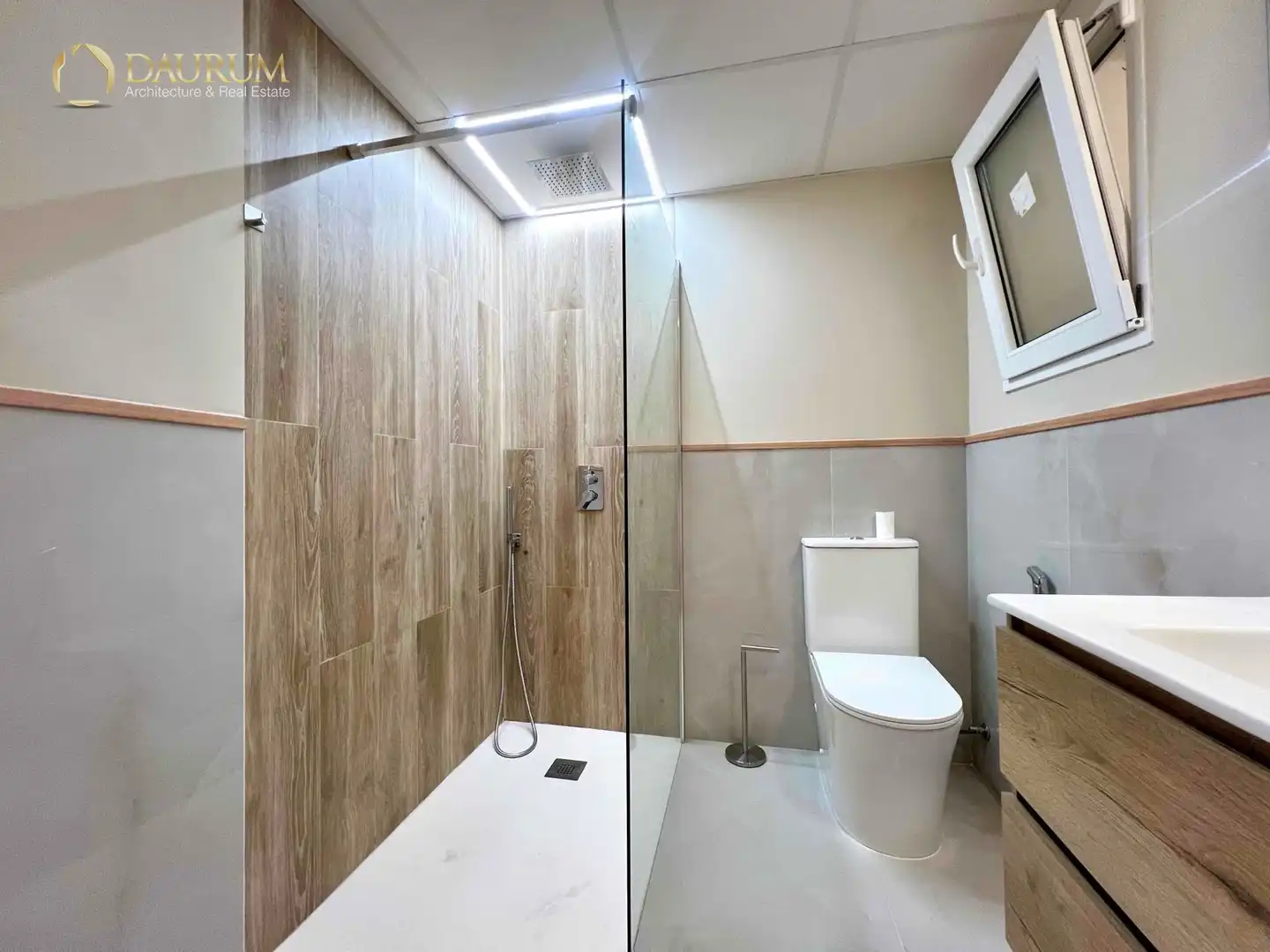 Baño de Piso en venta en Carcaixent con Aire acondicionado, Terraza y Trastero