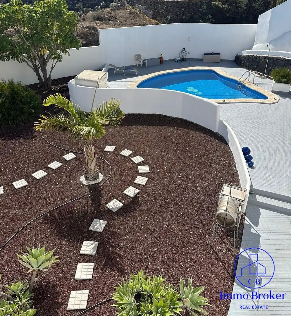 Piscina de Casa o chalet en venta en Candelaria con Calefacción y Jardín privado
