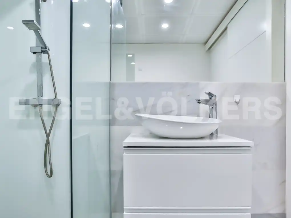 Bathroom of Attic for rent in Sitges  with Air Conditioner, Heating and Terrace