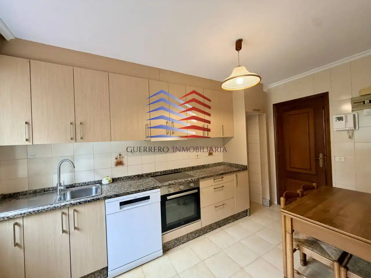 Cocina de Piso de alquiler en Vigo  con Calefacción, Parquet y Terraza