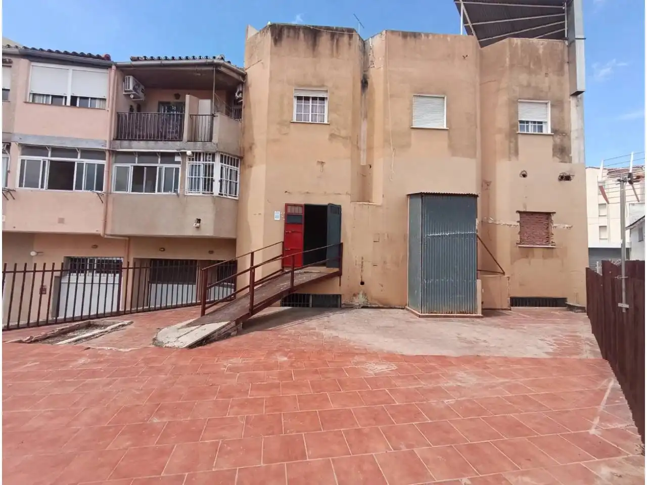 Vista exterior de Local en venda en Málaga amb Alarma