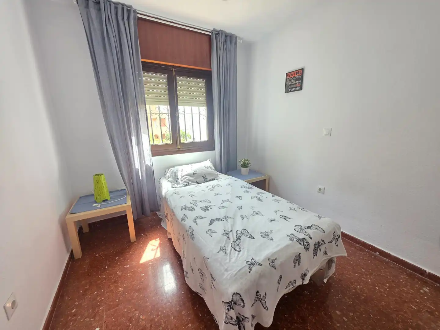 Habitación de Casa adosada de alquiler en Vélez-Málaga con Jardín privado, Terraza y Amueblado