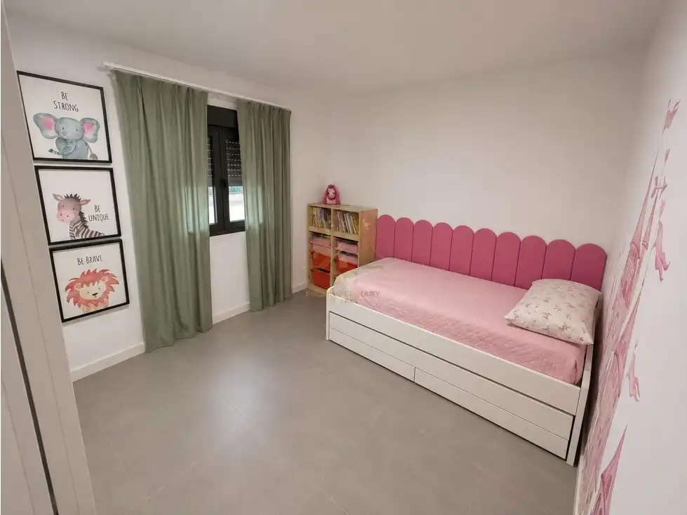 Habitación de Apartamento en venta en San Cristóbal de la Laguna con Terraza y Amueblado