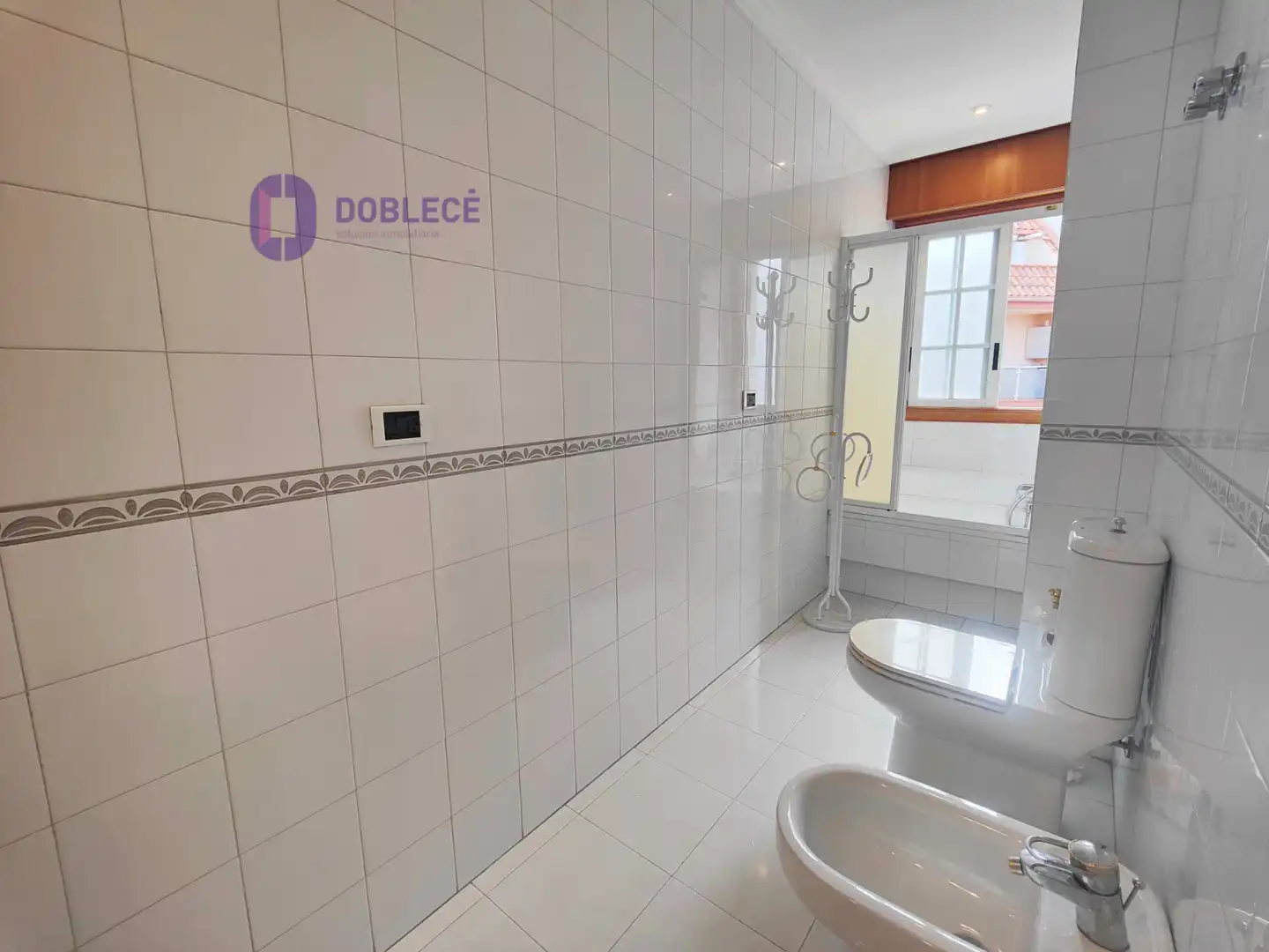 Baño de Casa adosada en venta en Nigrán con Calefacción, Jardín privado y Parquet