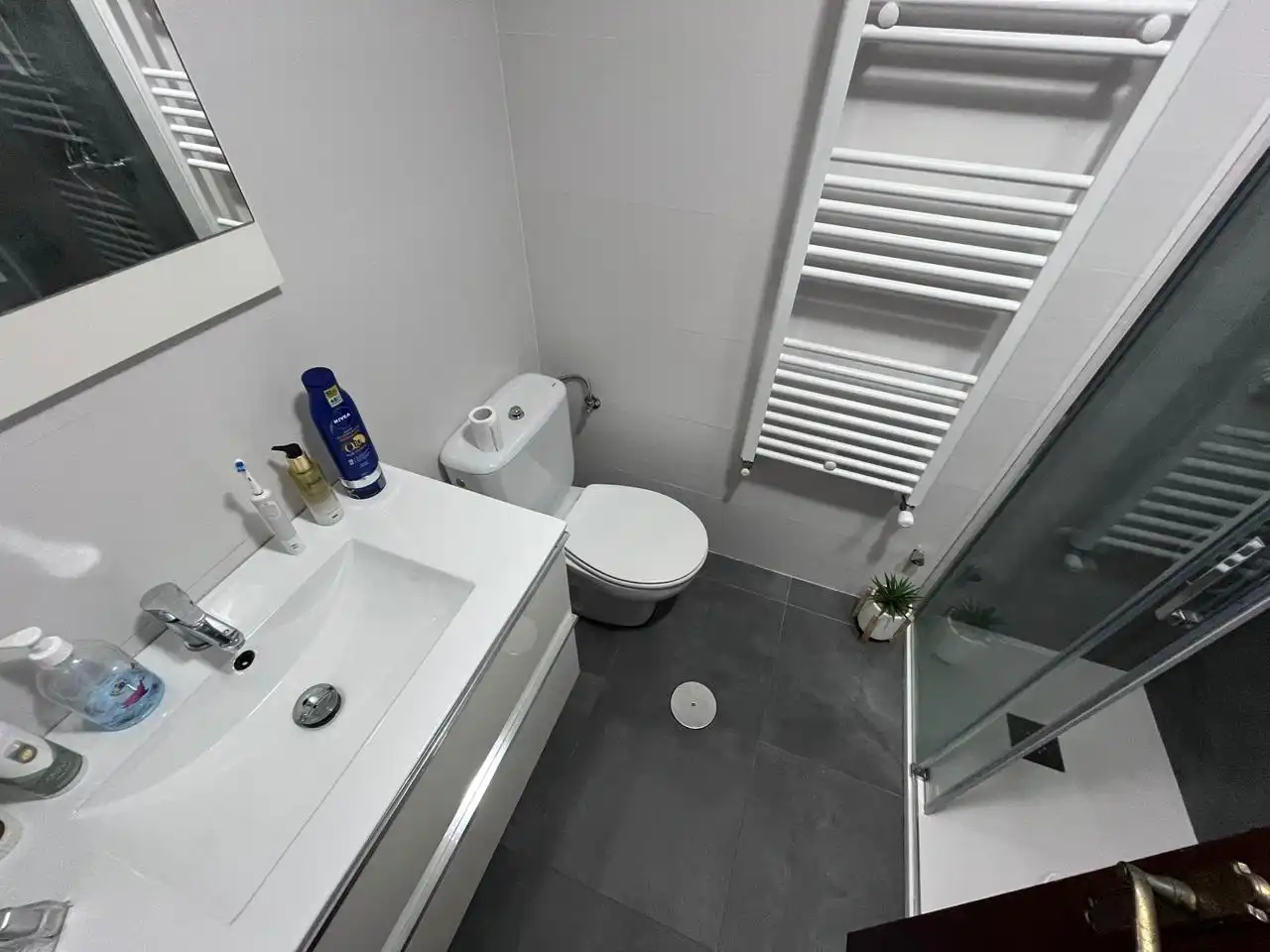 Badezimmer von Erdgeschoss zum Verkauf in Arnuero mit Möbliert