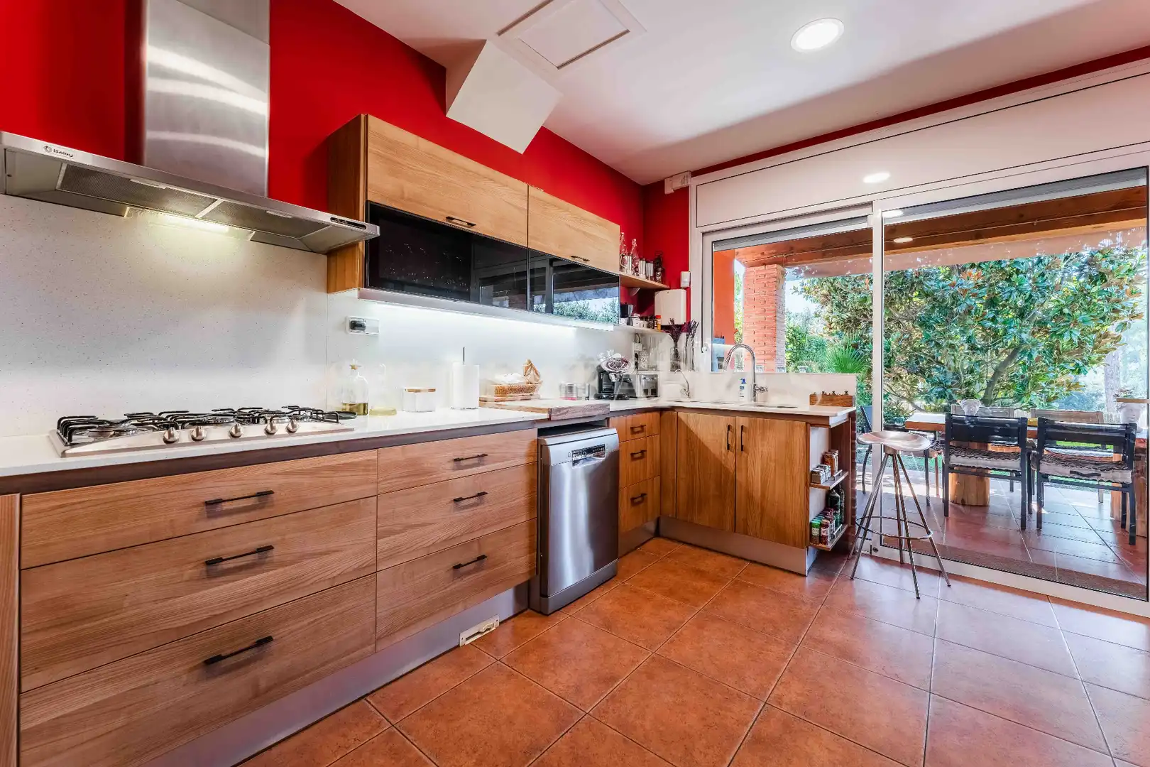 Cuina de Casa o xalet en venda en Barcelona amb Aire condicionat, Calefacció i Jardí privat