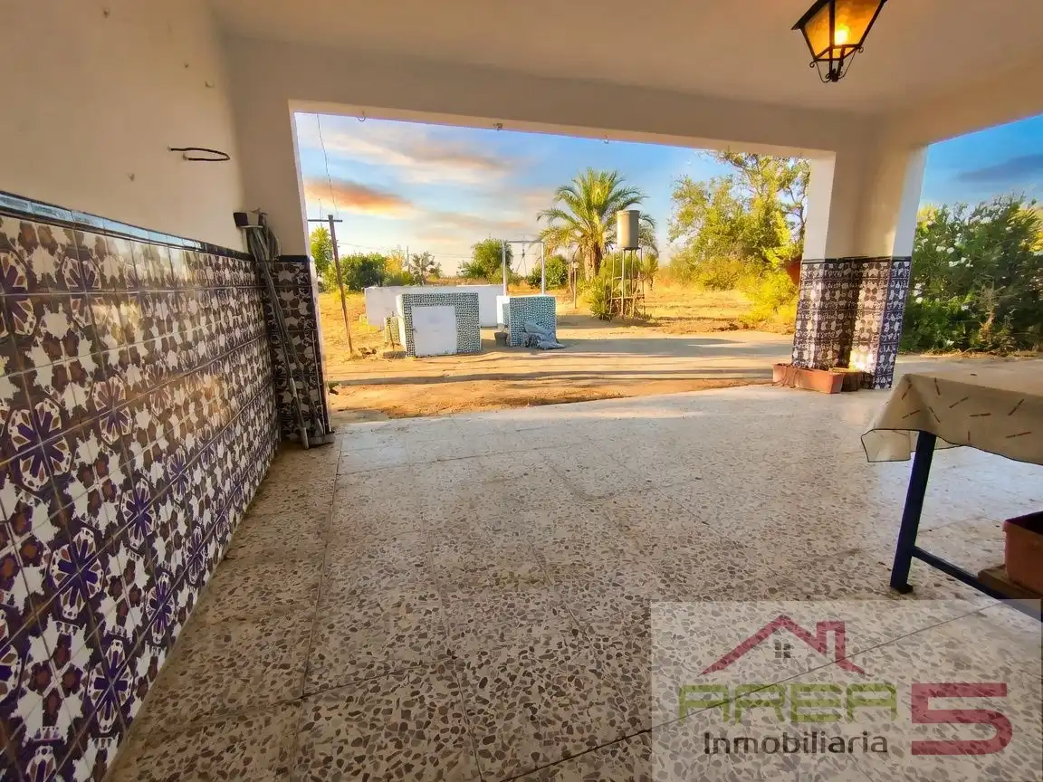 Chalet con piscina en venta en Oeste, imagen 2