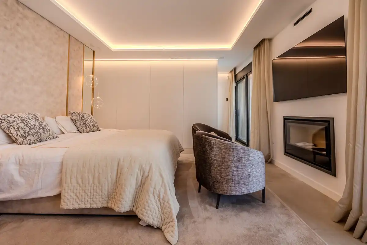 Schlafzimmer von Haus oder Chalet zum Verkauf in Marbella mit Klimaanlage, Privatgarten und Terrasse