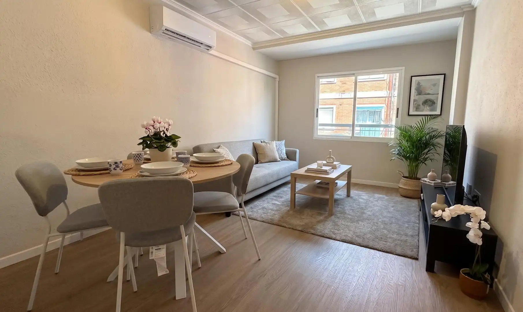 Living room of Flat for rent in Valencia  with Air Conditioner, Heating and Furnished