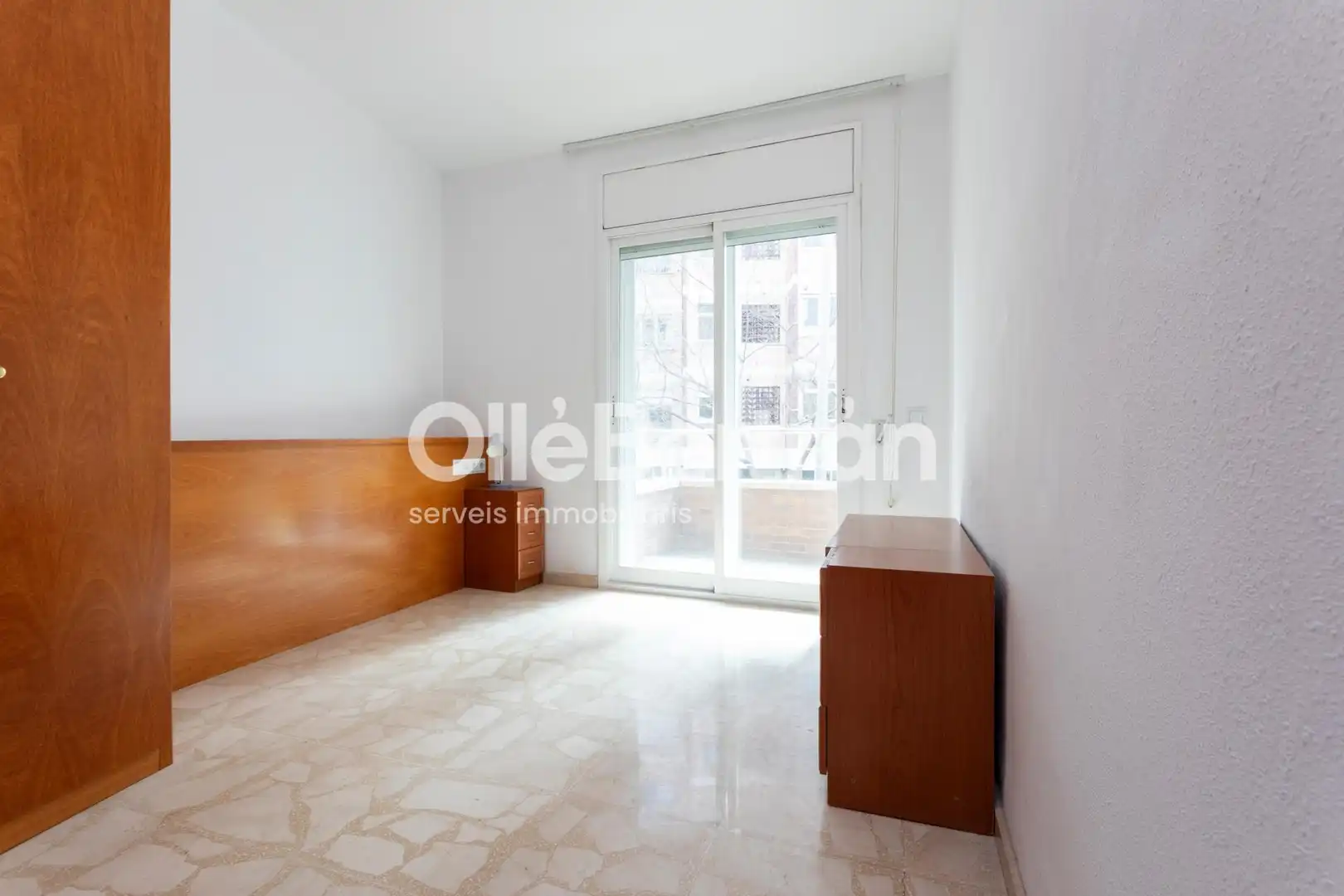 Habitación de Piso en venta en Barcelona con Calefacción, Horno y TV
