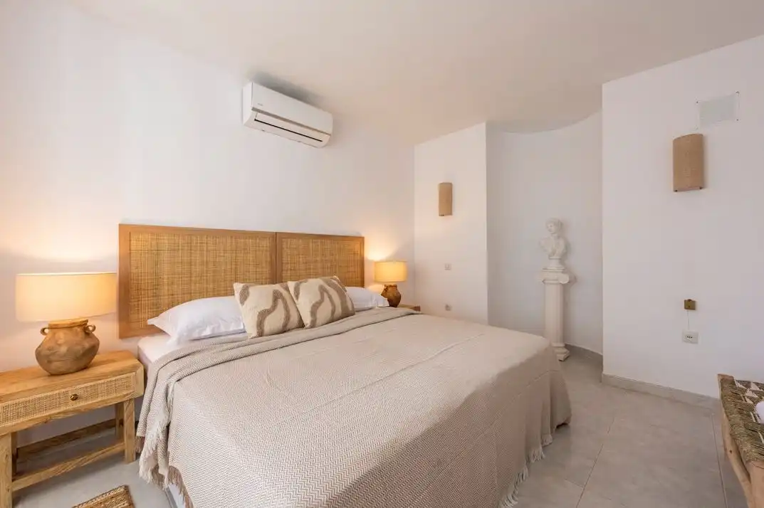Habitación de Casa o chalet de alquiler en Estepona con Aire acondicionado, Terraza y Amueblado