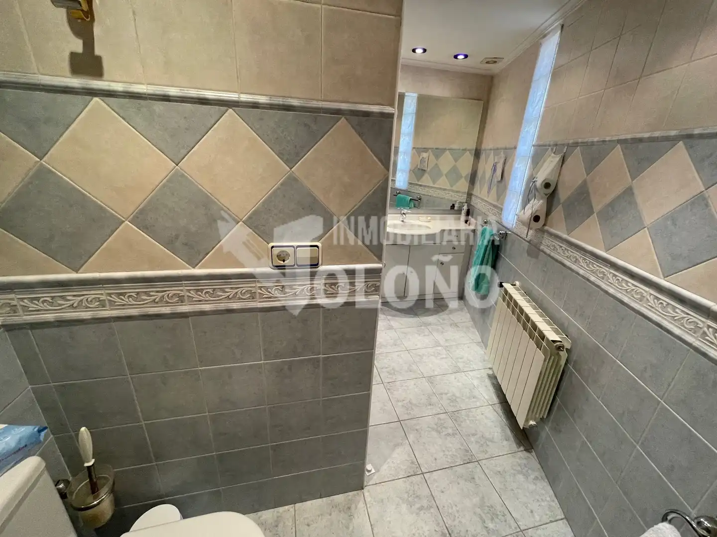 Baño de Casa adosada en venta en San Asensio con Calefacción, Parquet y Trastero