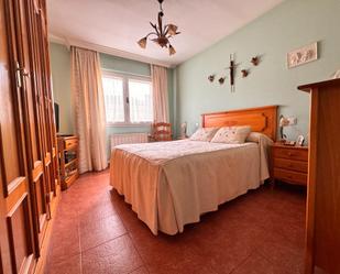 Dormitori de Casa adosada en venda en Bernardos amb Calefacció, Jardí privat i Terrassa