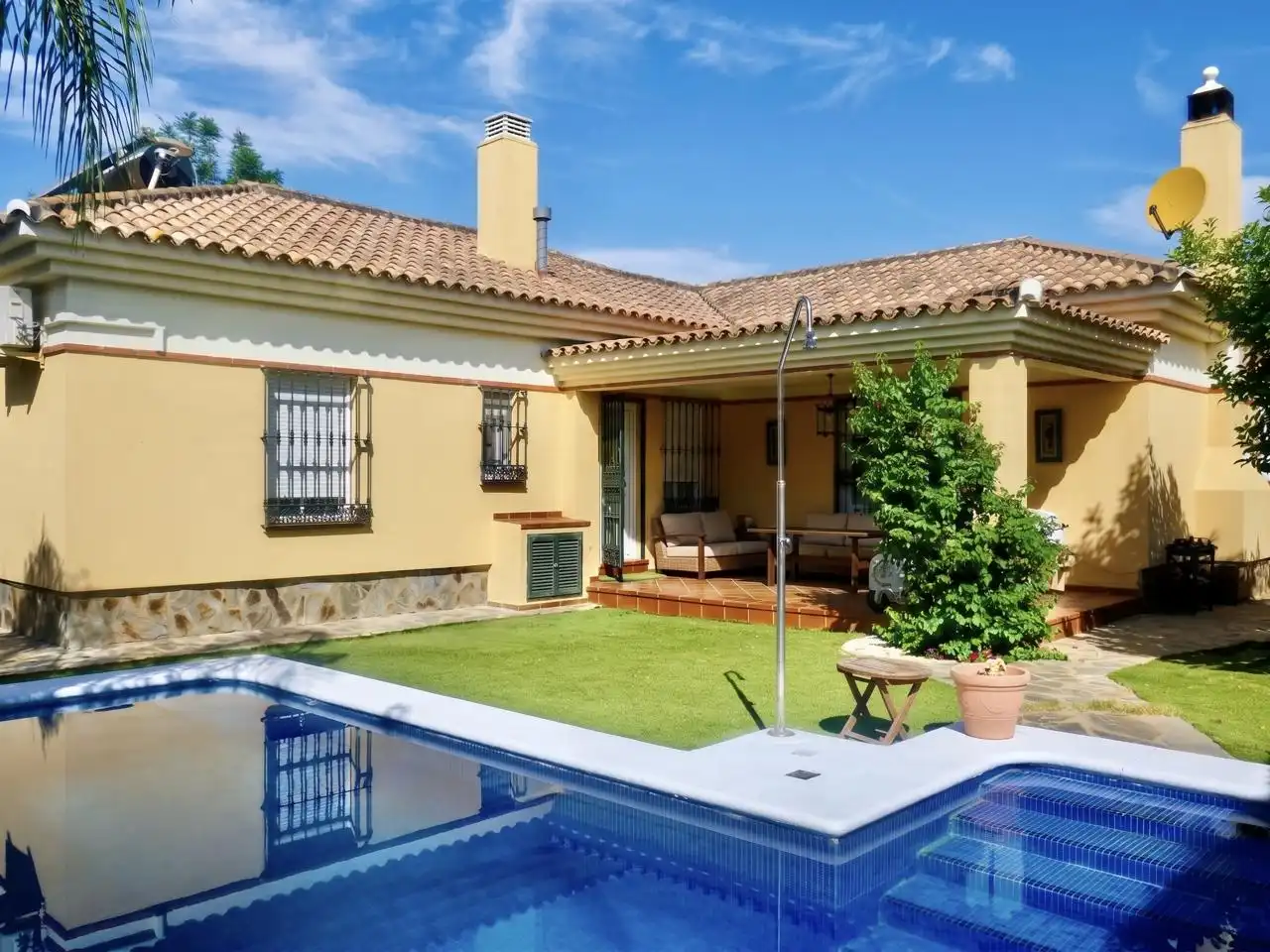 Jardí de Casa o xalet en venda en Montequinto amb Aire condicionat, Jardí privat i Terrassa