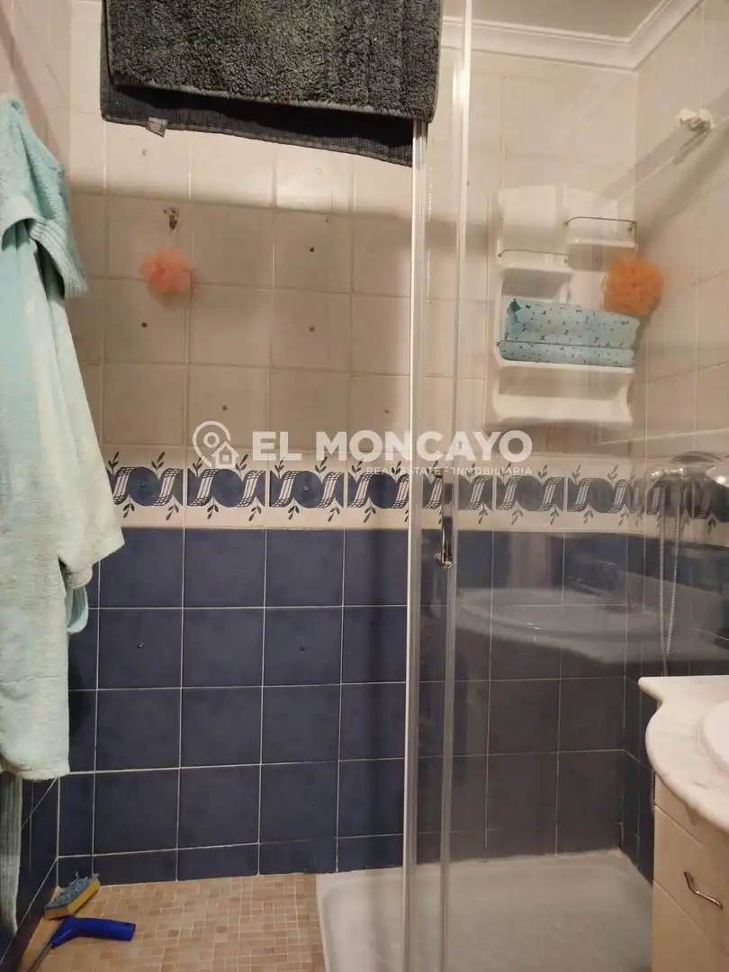 Bathroom of Houses for sale in Guardamar del Segura  with Air Conditioner, Heating and Private garden