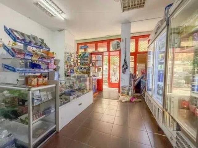 Local comercial en Venta en Parque Ayala - Jardín de la Abadía - Huelín