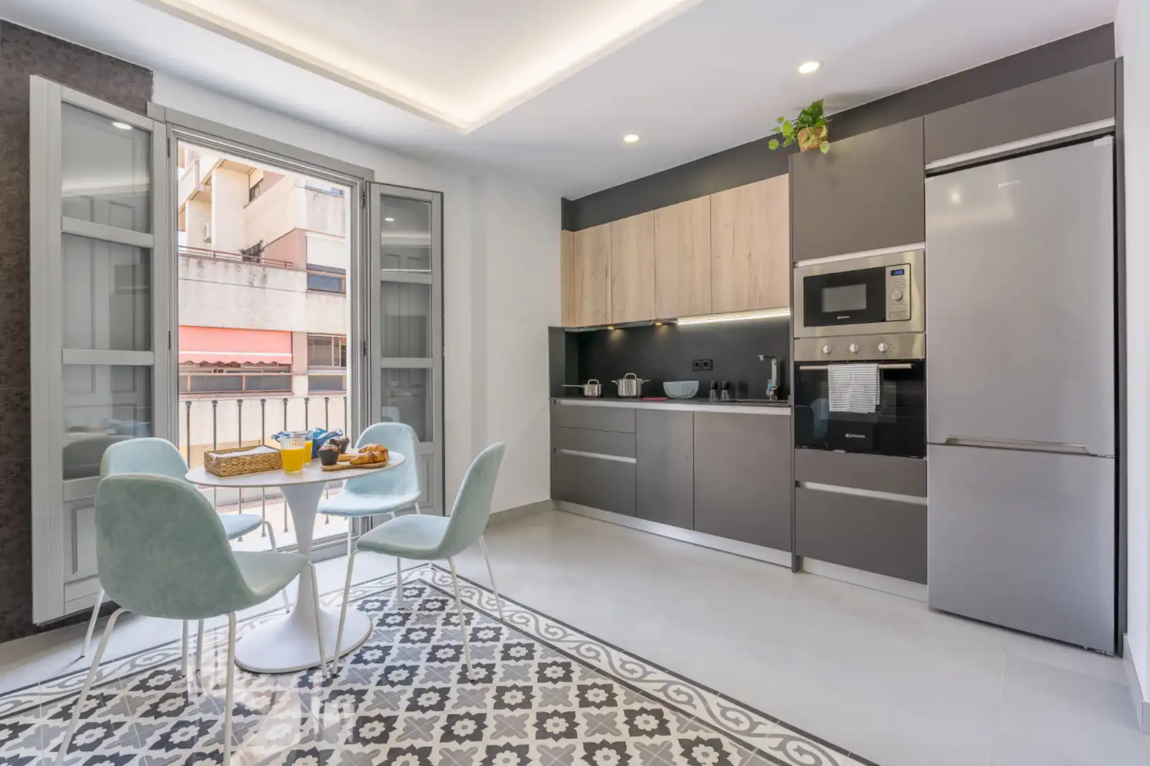 Kitchen of Flat for rent in Granada  with Air Conditioner, Heating and Furnished