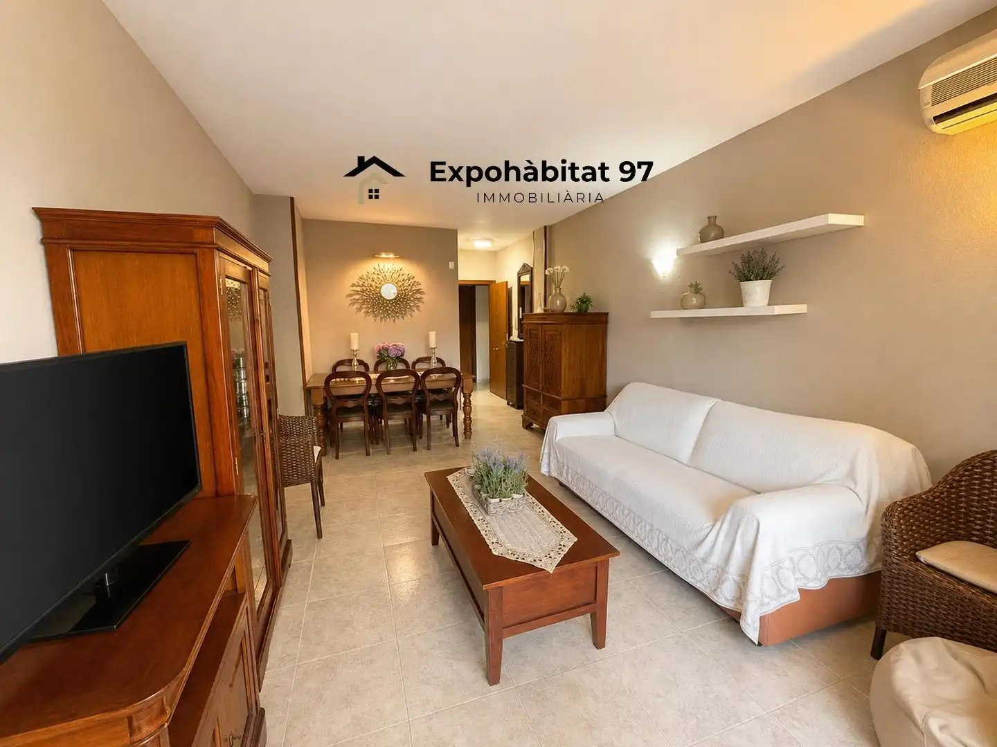 Sala d'estar de Apartament en venda en Salou amb Aire condicionat, Jardí privat i Terrassa