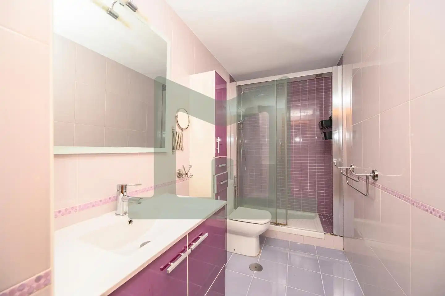Bathroom of Flat for sale in San Fernando de Henares  with Air Conditioner, Heating and Storage room