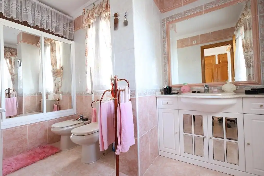 Detached house with pool for sale in Calle LOS PIRINEOS, imagen 15