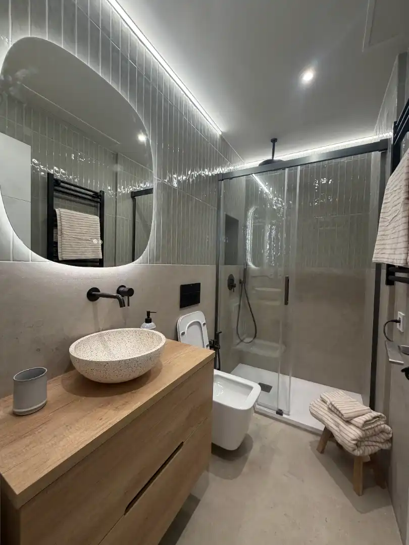 Bathroom of Flat for sale in Madrid  with Air Conditioner, Heating and Furnished