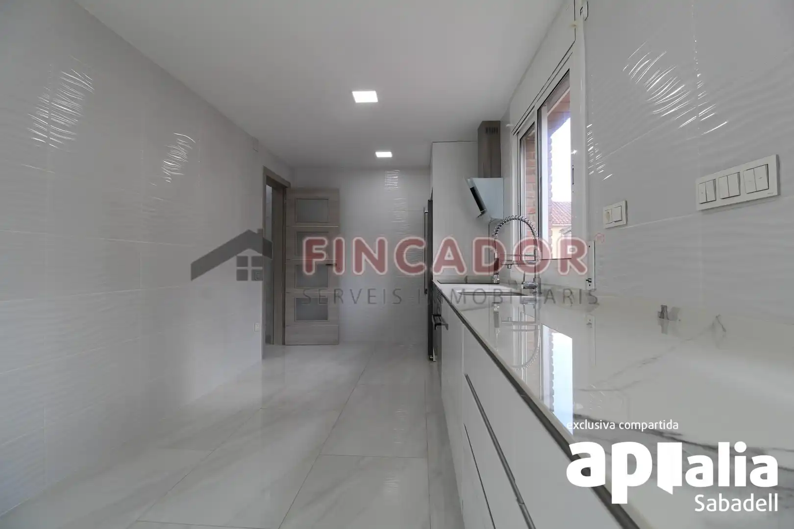 Casa amb terrassa en venda a Carrer dels Pirineus, imagen 18