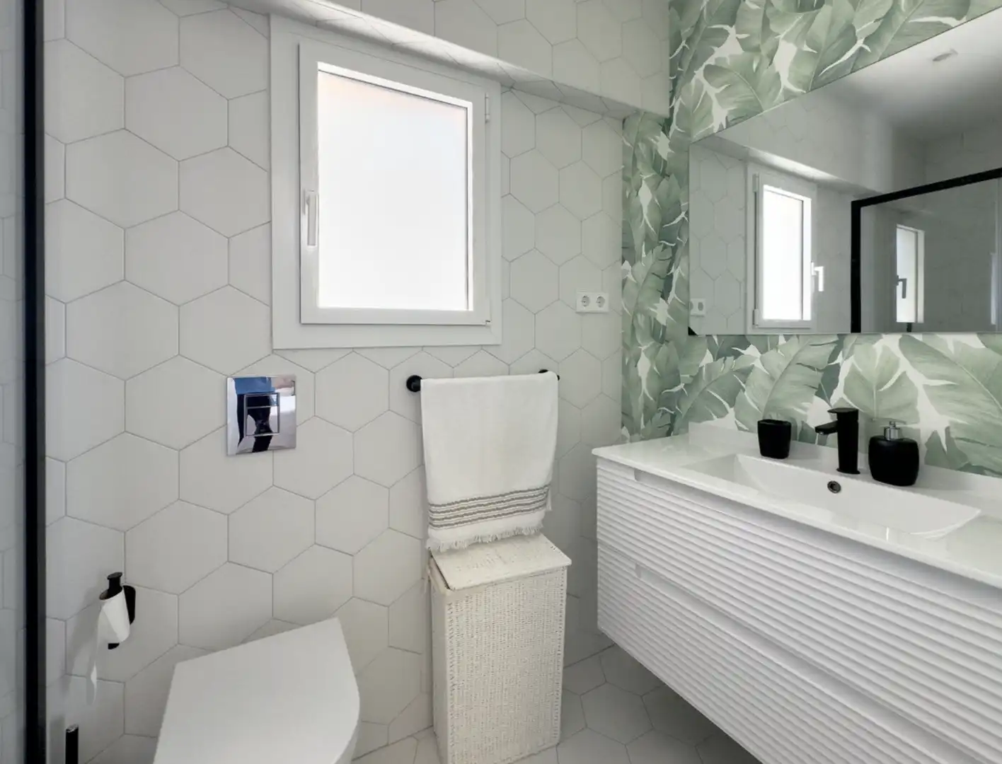 Badezimmer von Maisonette zum Verkauf in Marbella mit Klimaanlage, Heizung und Parkett