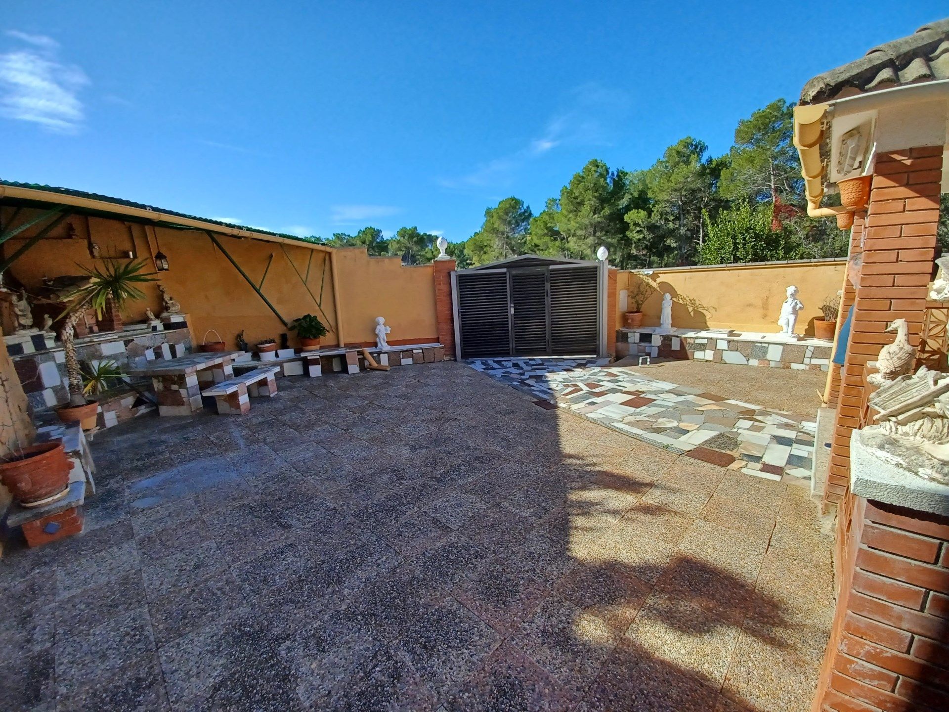 Jardí de Casa o xalet en venda en Rubí amb Calefacció, Terrassa i Traster